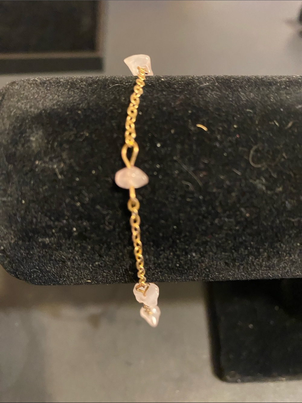 Fashion Jewelry Gold Chain Bracelet with Light Pink Pearl Charms